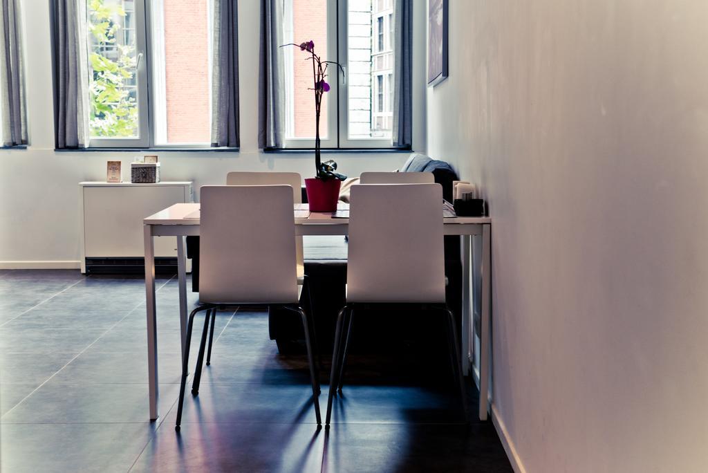 Apart'Hotel Liege City Centre Екстер'єр фото